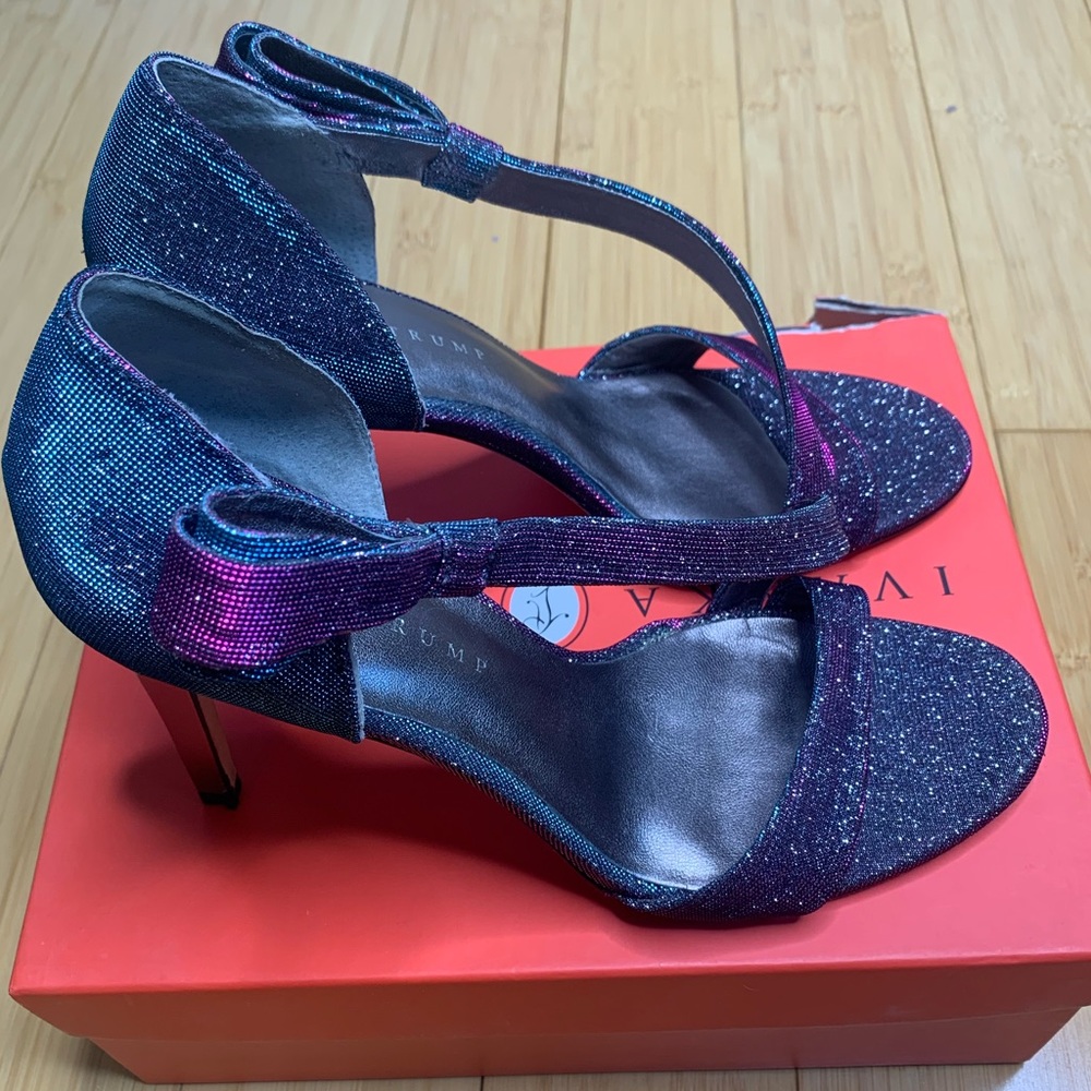 GENTLY WORN IVANKA TRUMP HEELS WITH BOX